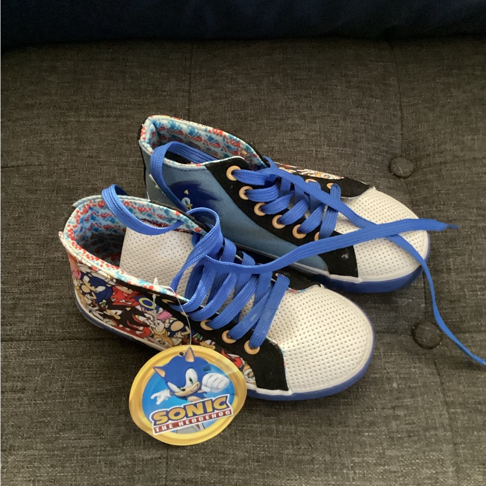 Boys Sonic Hedgehog Sneakers size 1